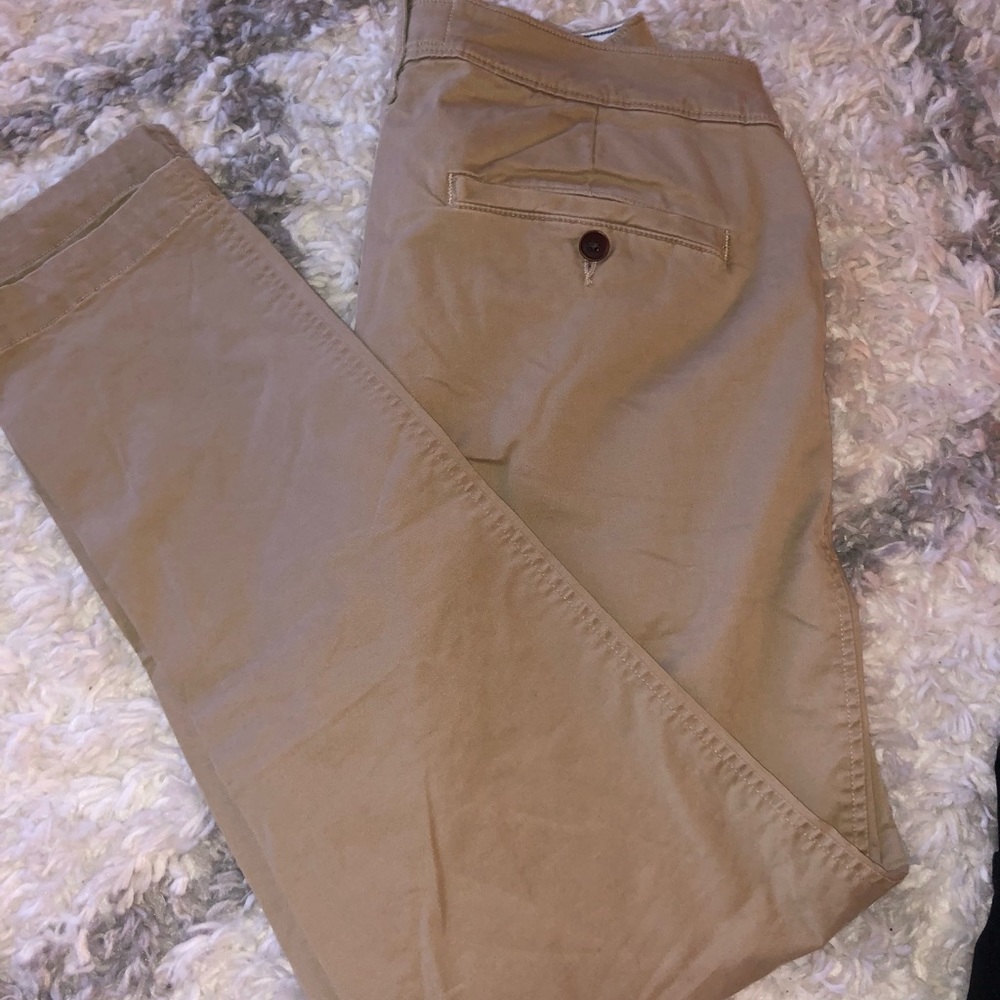 Abercrombie men pants.